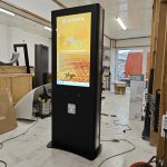 info-kiosk-giant-apivita