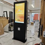 info-kiosk-giant-apivita